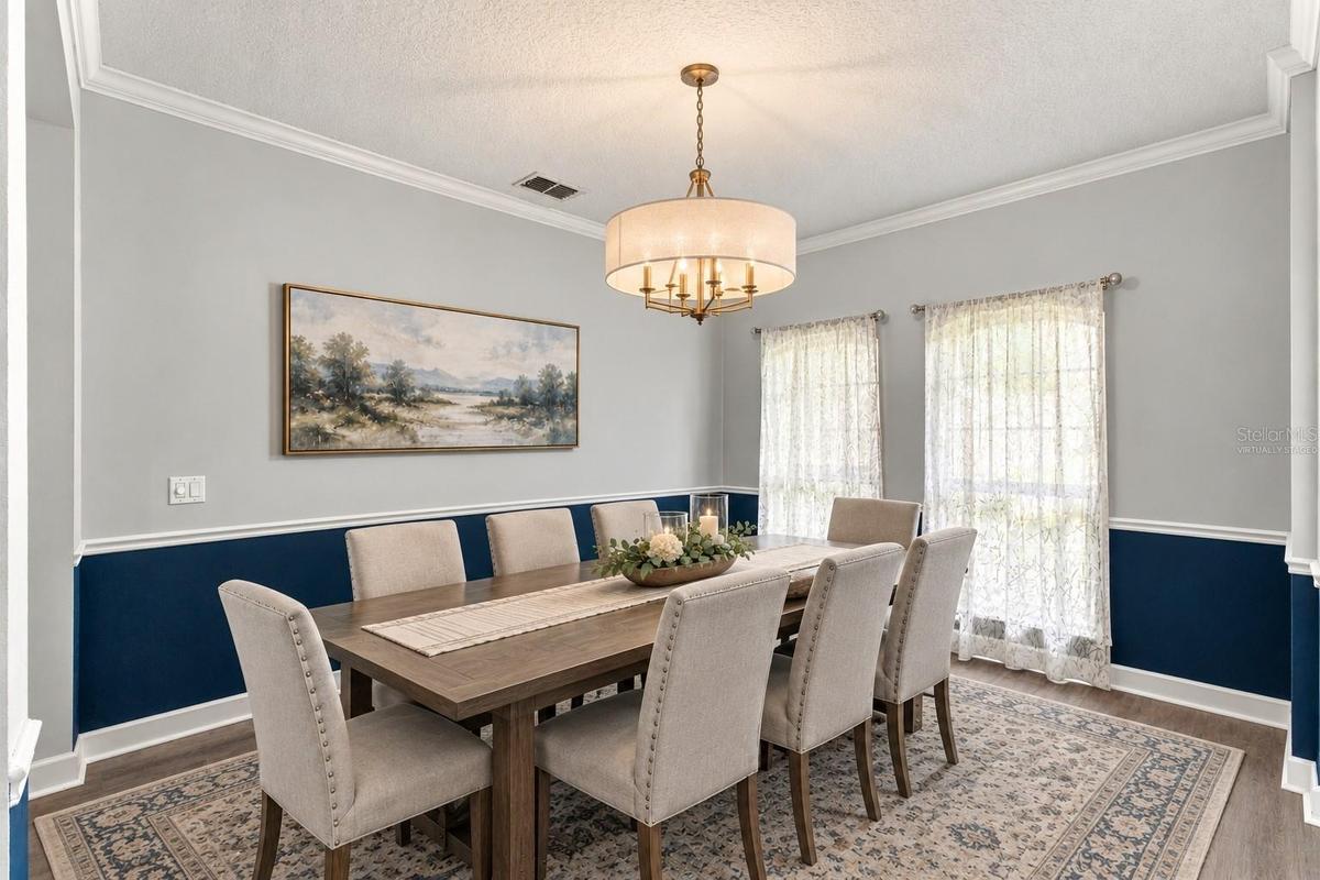 Dining room Virtually staged