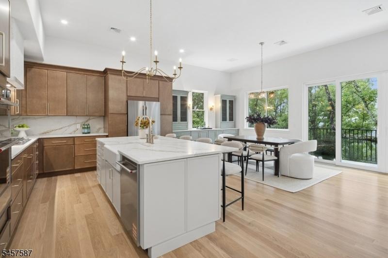 Kitchen/DR