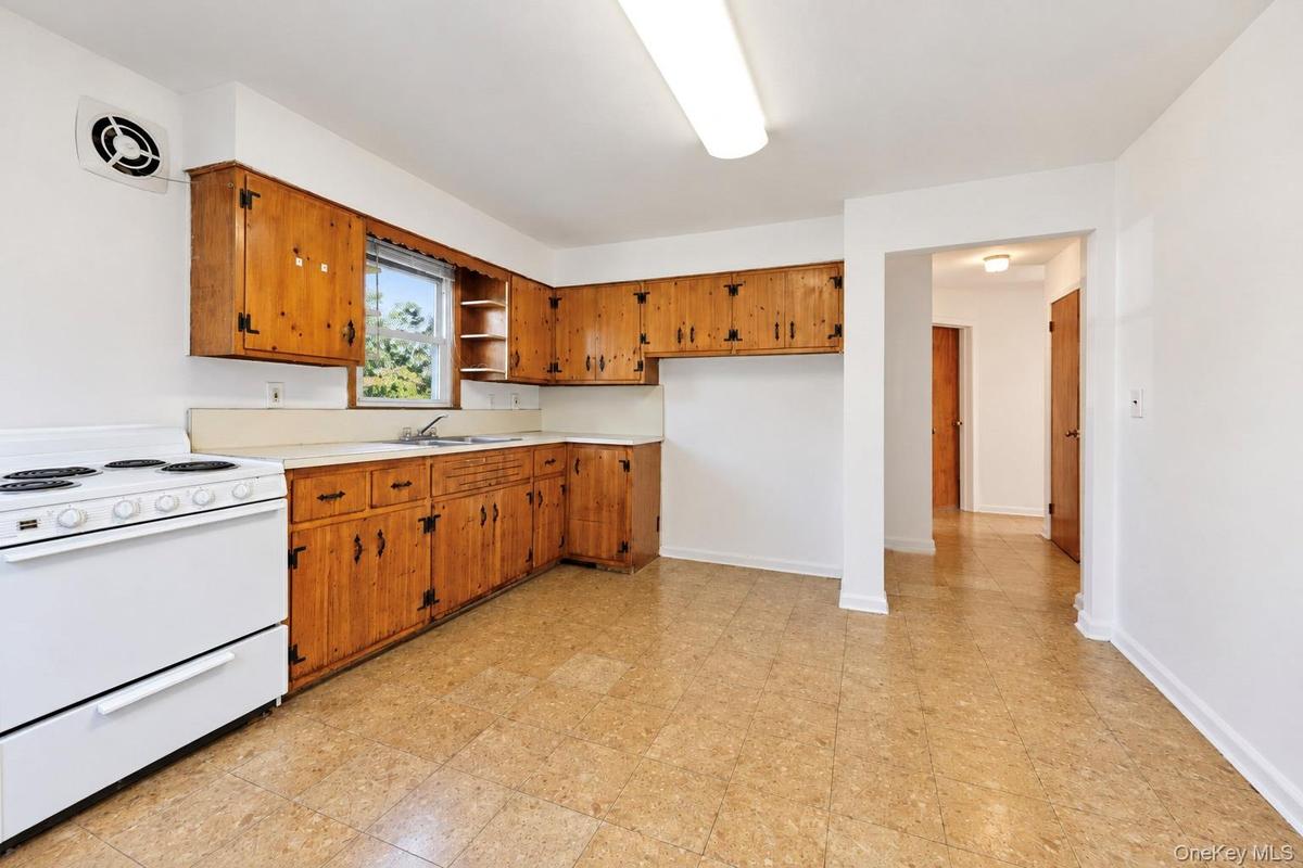 Kitchen other view