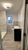 2nd Floor Full Bathroom