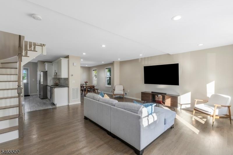 LIVING/DINING/KITCHEN