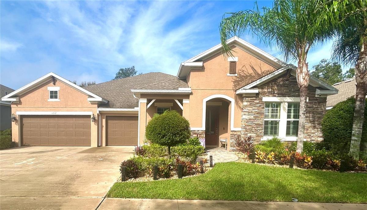 PRISTINE POOL HOME IN GATED COMMUNITY!