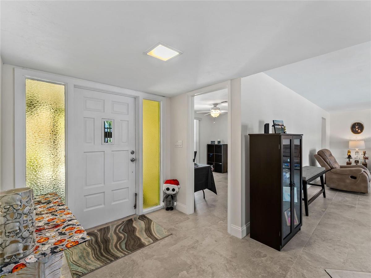 Foyer_2903rdStreet_BonitaSprings_NaturalLight_Corner.jpg
