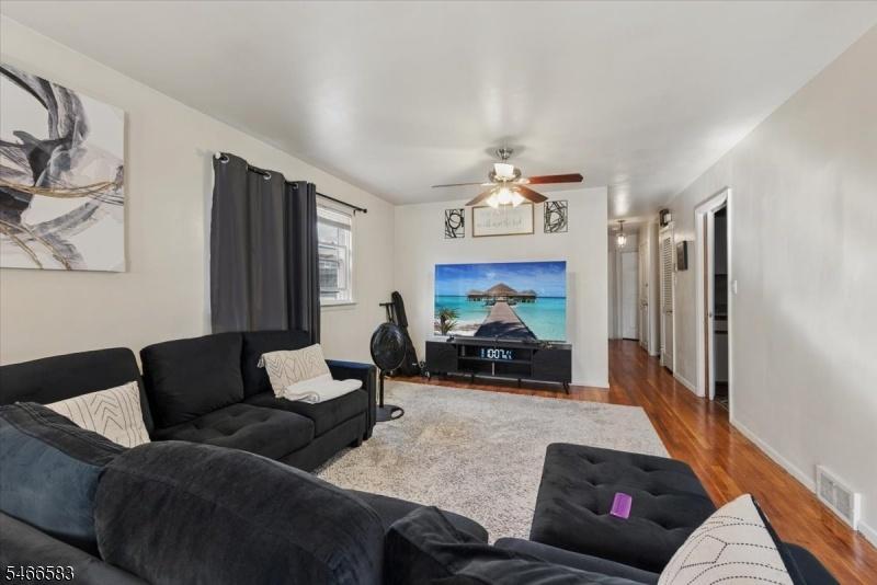 Living / Dining Area