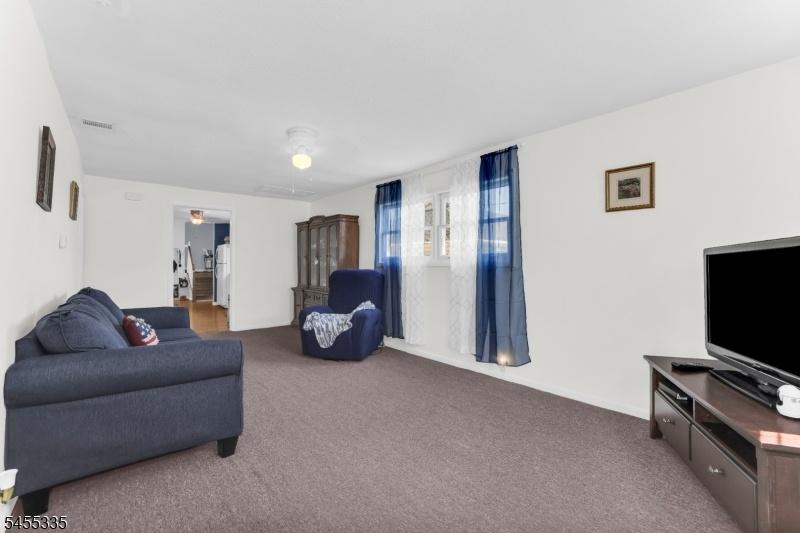 LIVING ROOM / DINING ROOM