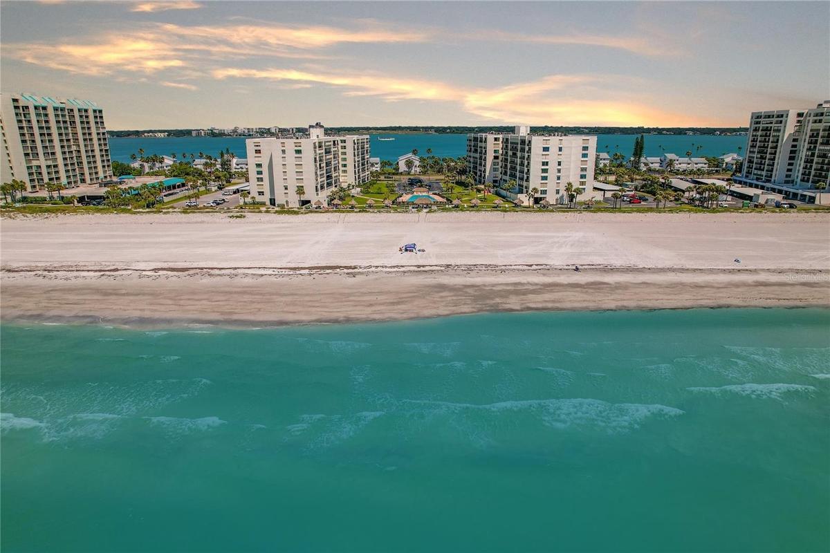 WELCOME TO SOUTH BEACH ON BEAUTIFUL SAND KEY!