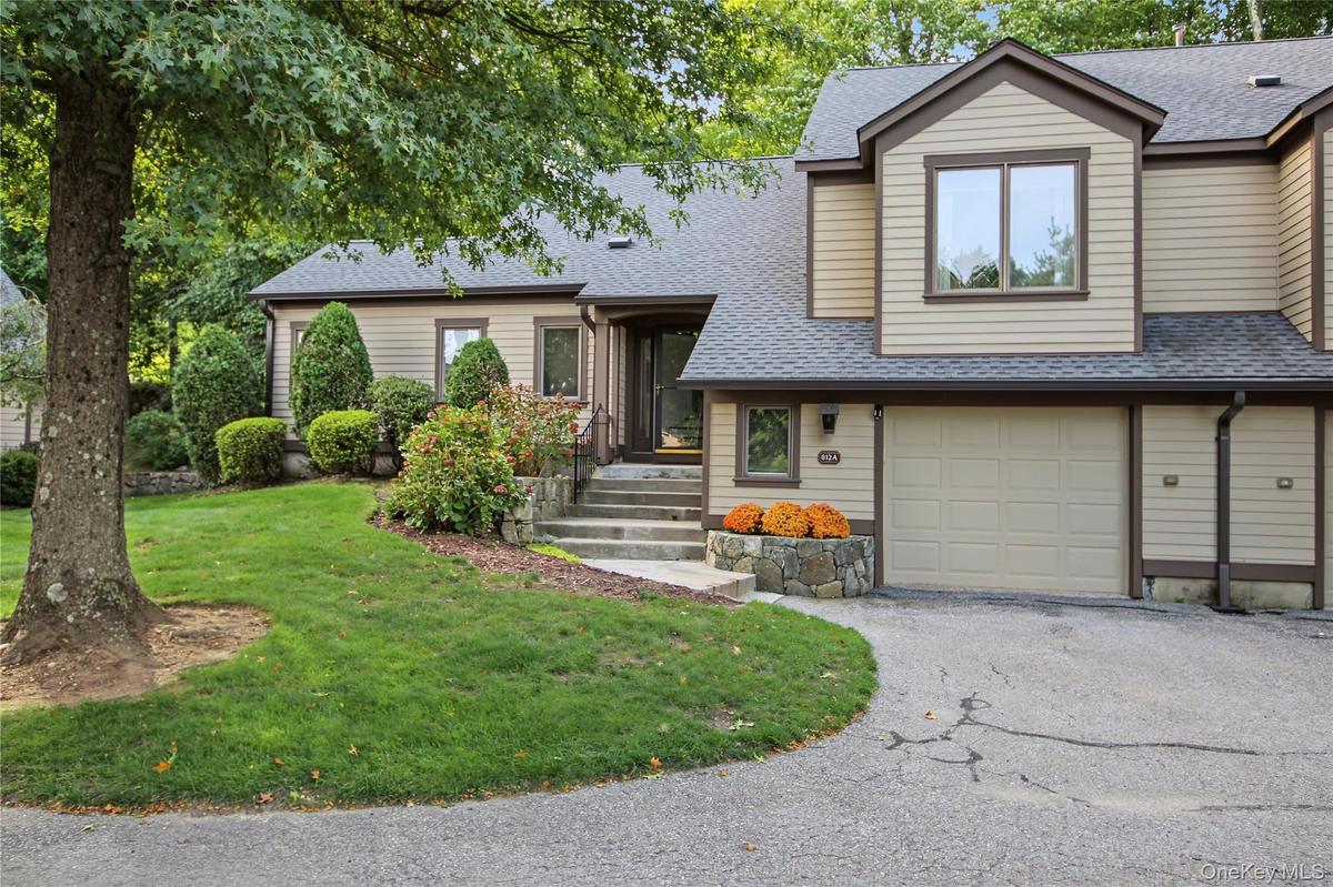 Beautiful Wellsley Model at Heritage Hills