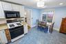 Eat-in Kitchen w/ Bkfst Room