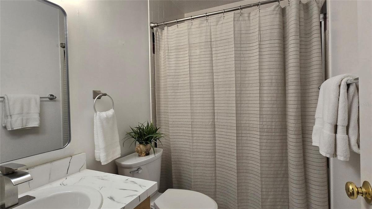 Full Bath on the Main Living Level