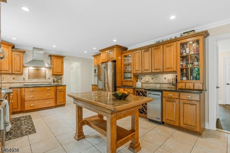 Kitchen with separate dinette