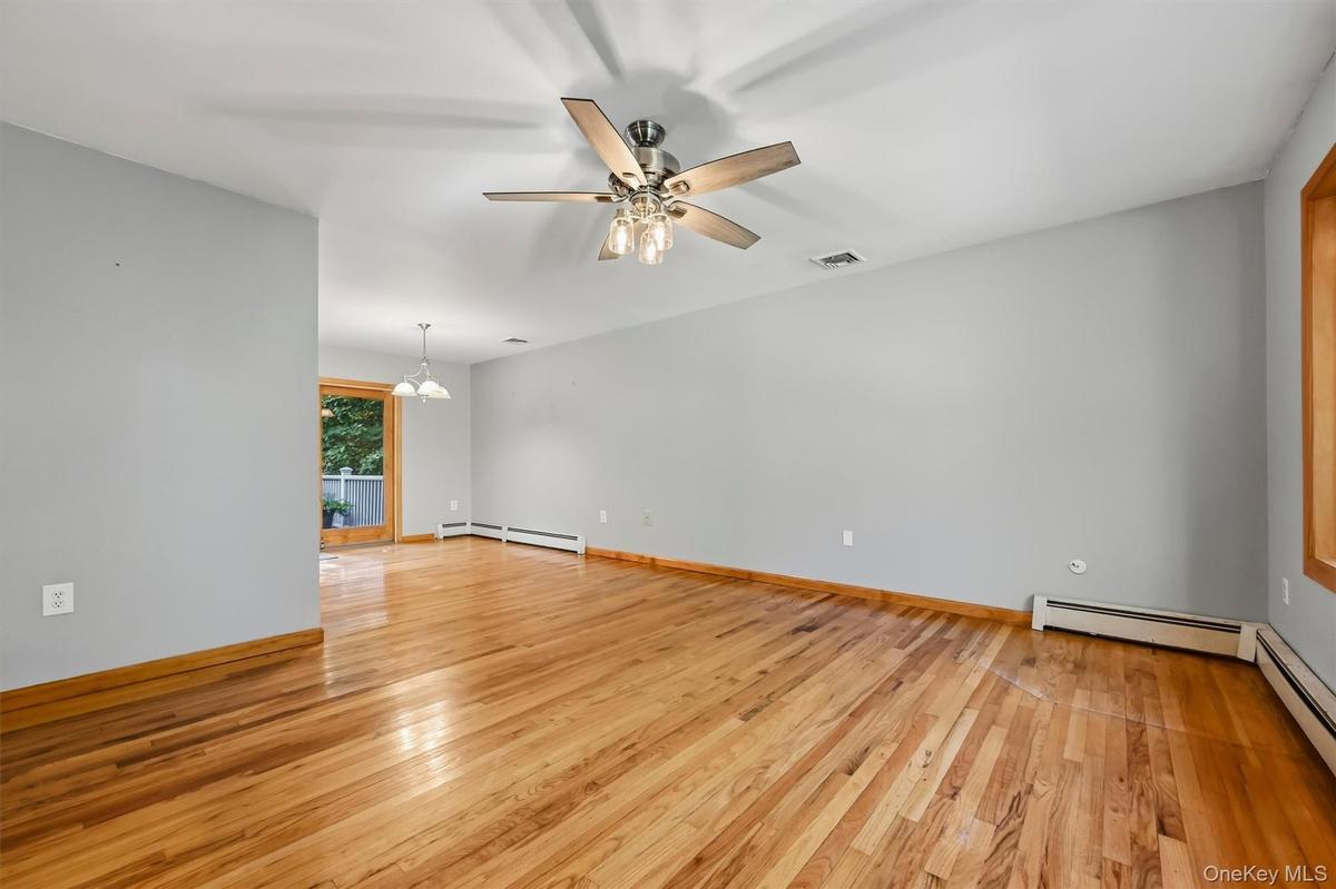 Open flow into the dining room