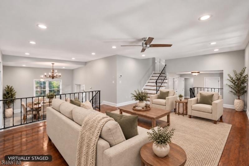 Living Room, w/ Hardwood