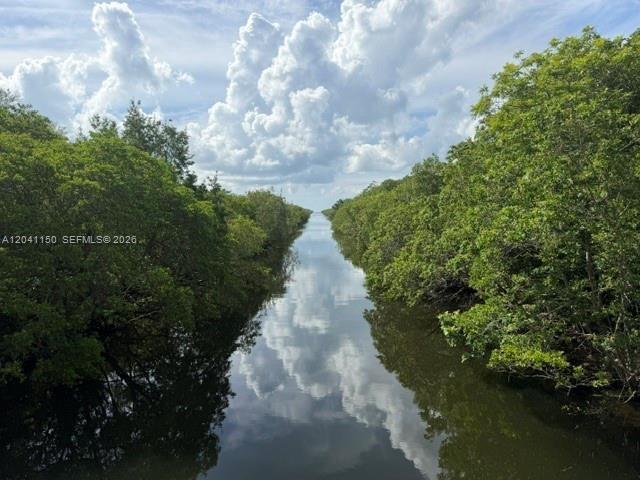 Direct access with your boat to Biscayne Bay!