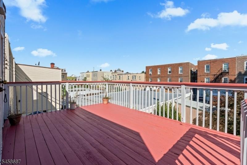 12 x 20 upper balcony
