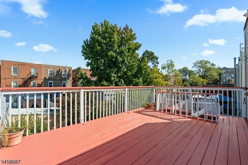 12 x 20 upper balcony