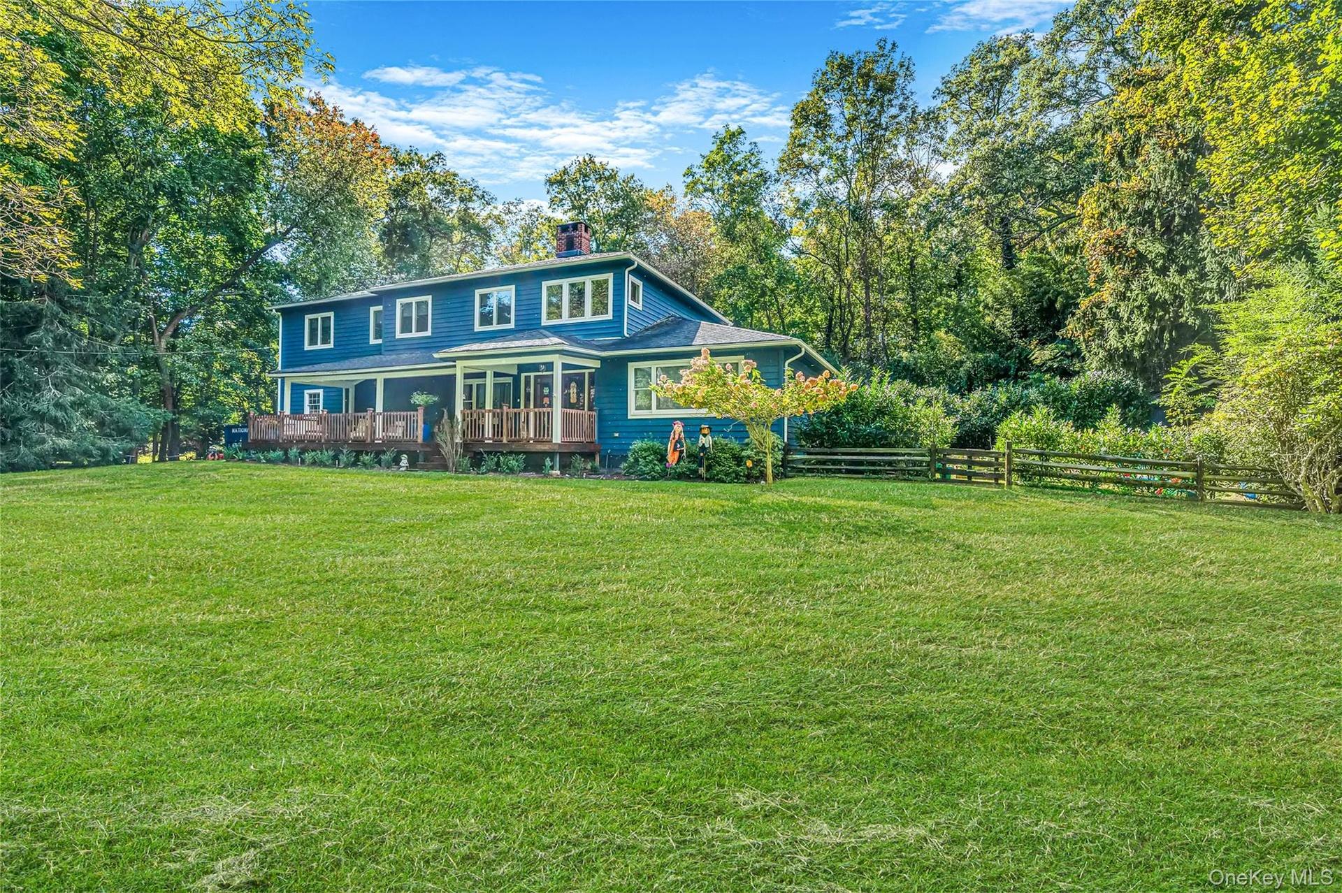 Welcome to 36 Circle Drive, Shoreham Village