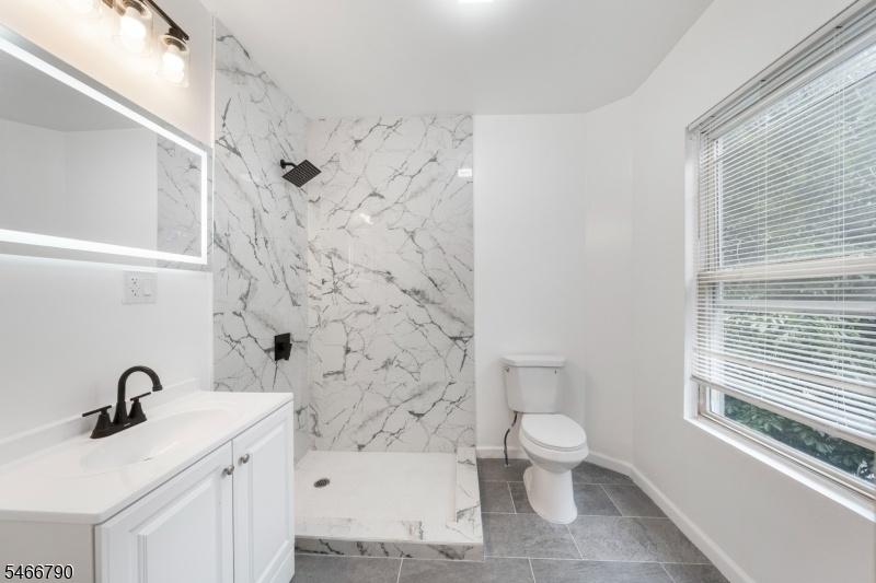 2nd F Bath