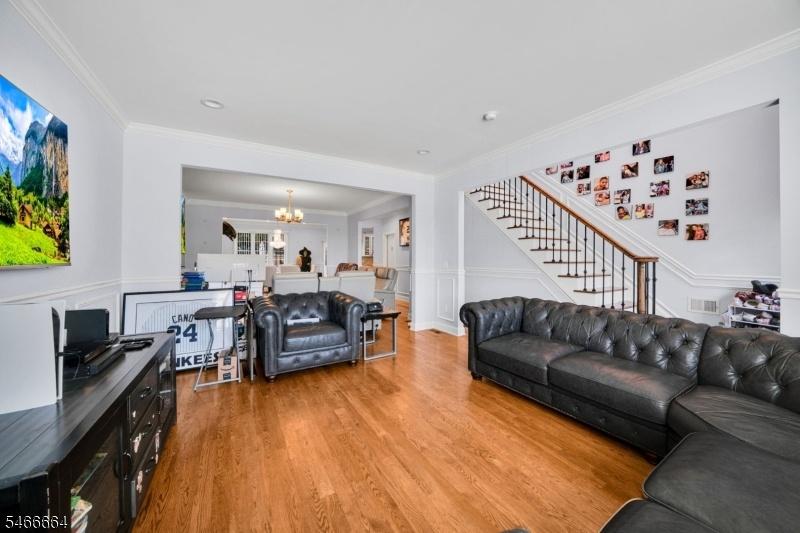 Front Living rm