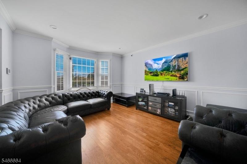 Front Living Rm