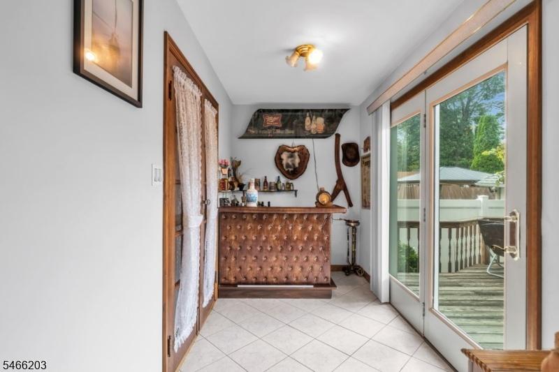 Dry Bar / Sun Room