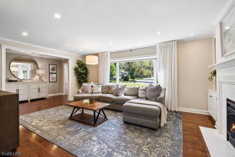Living room w/ picture window