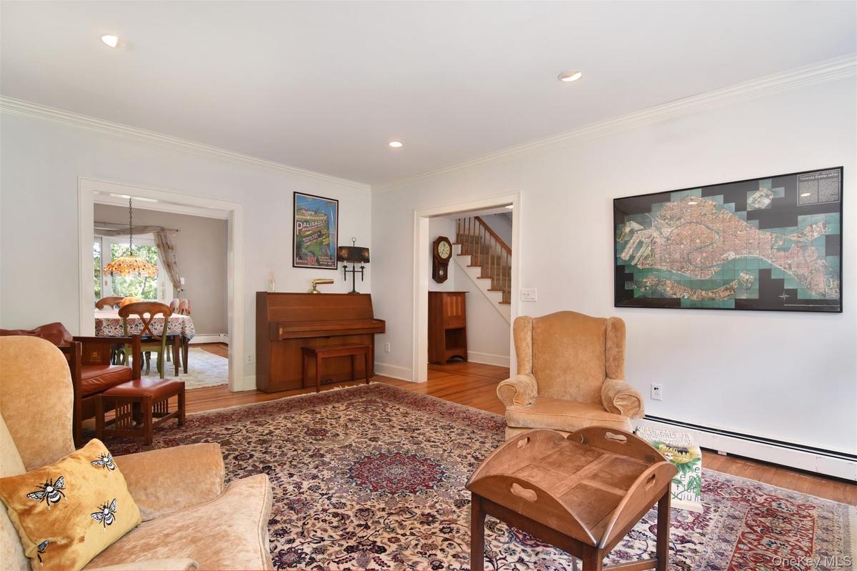 Opposite view to front hall, dining room.