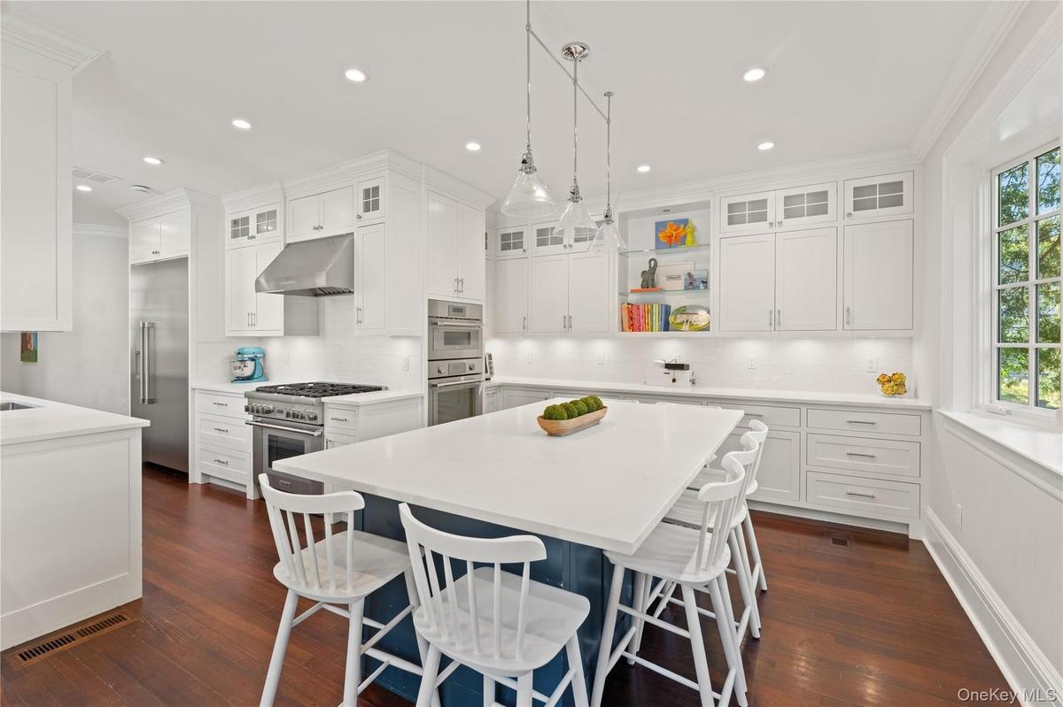 Spacious dining space that connects seamlessly to the main cooking area and premium appliances