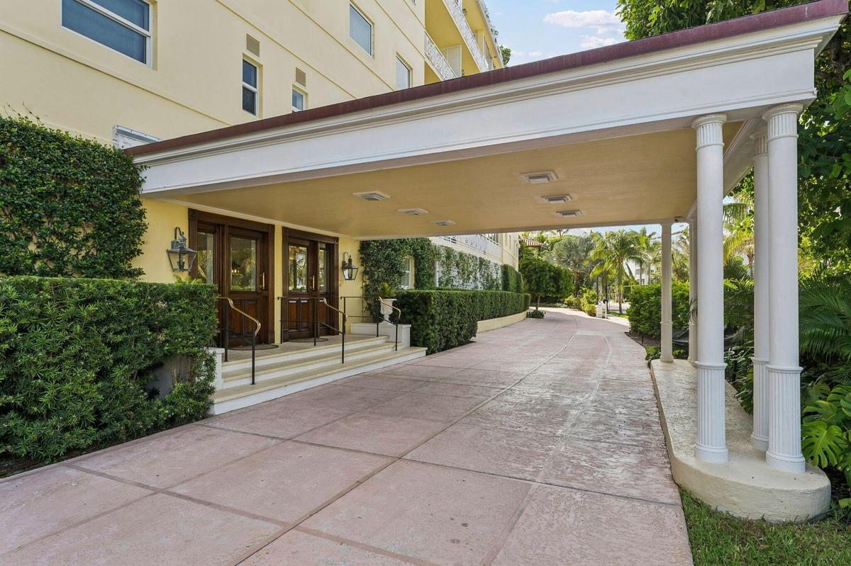 Peruvian Ave port cochere