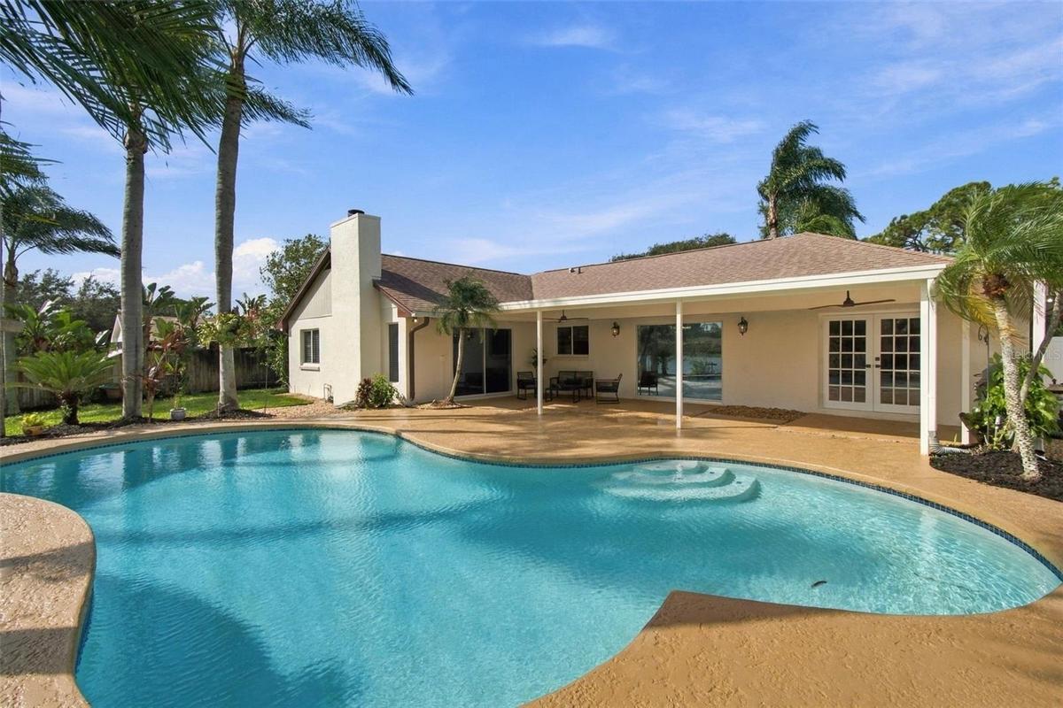 Pool w/Covered Patio