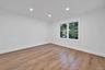 Large 1st floor guest bedroom
