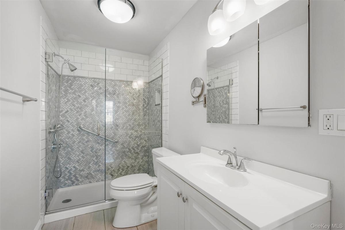 1st Floor Full Bathroom