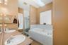 Primary en-suite bath