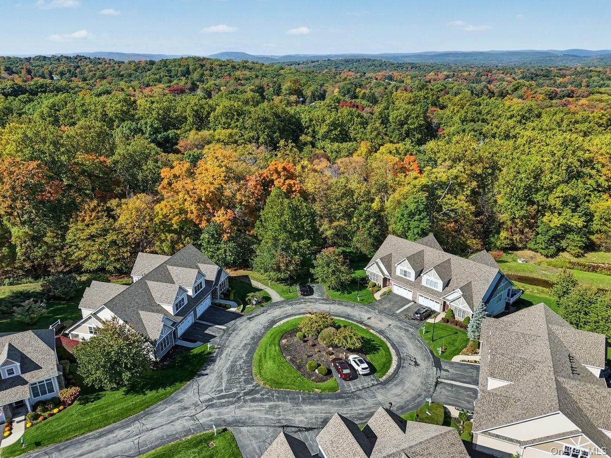 Beautiful cul-de-sac location at the end of the complex with nearby guest parking.