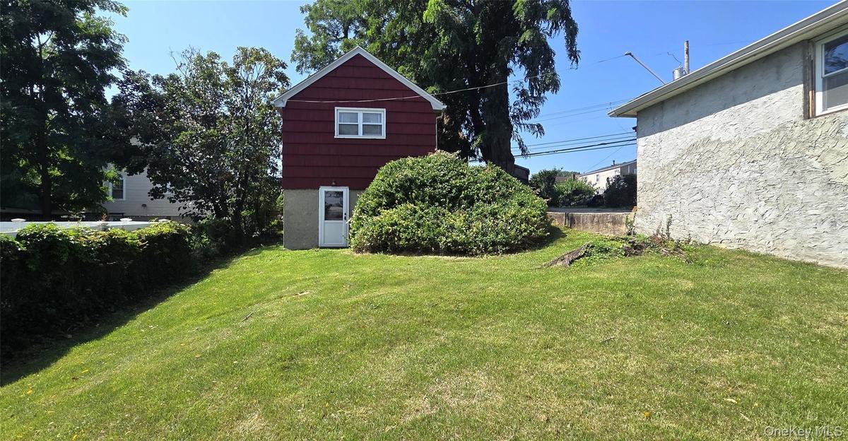 Spacious back yard