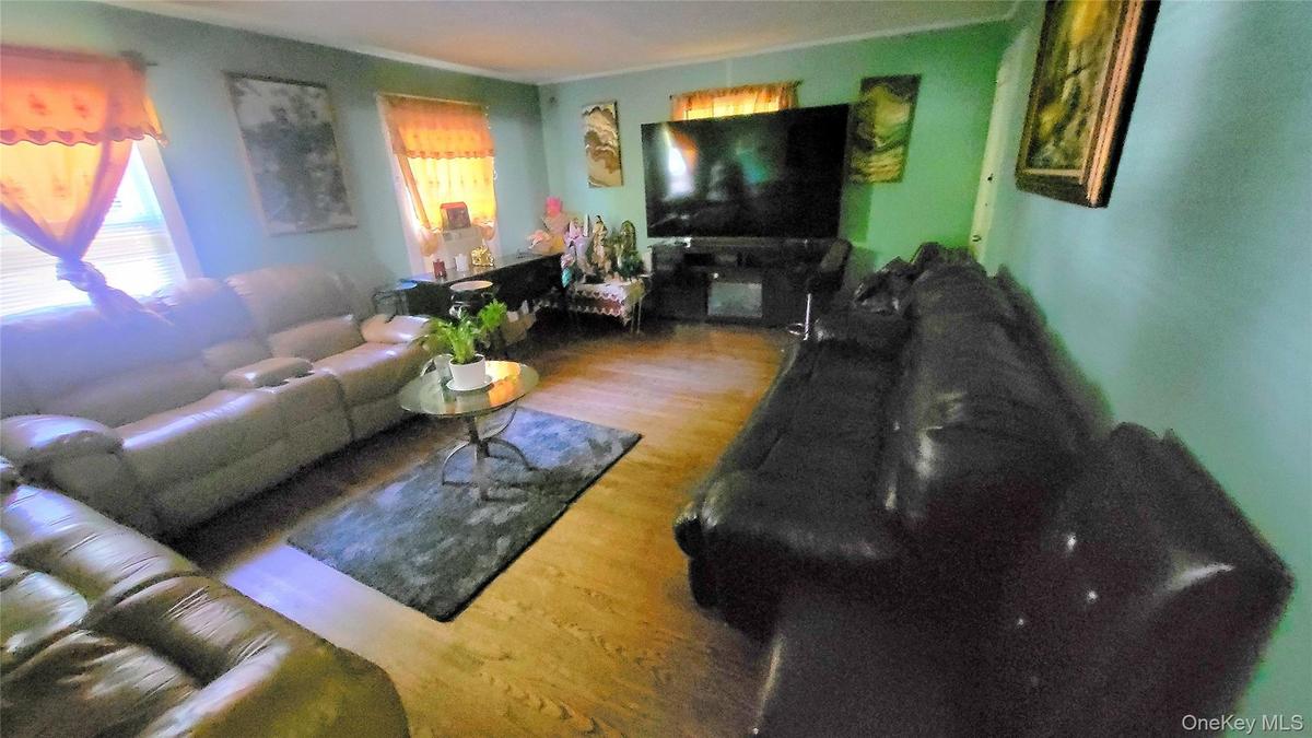 Apt 1