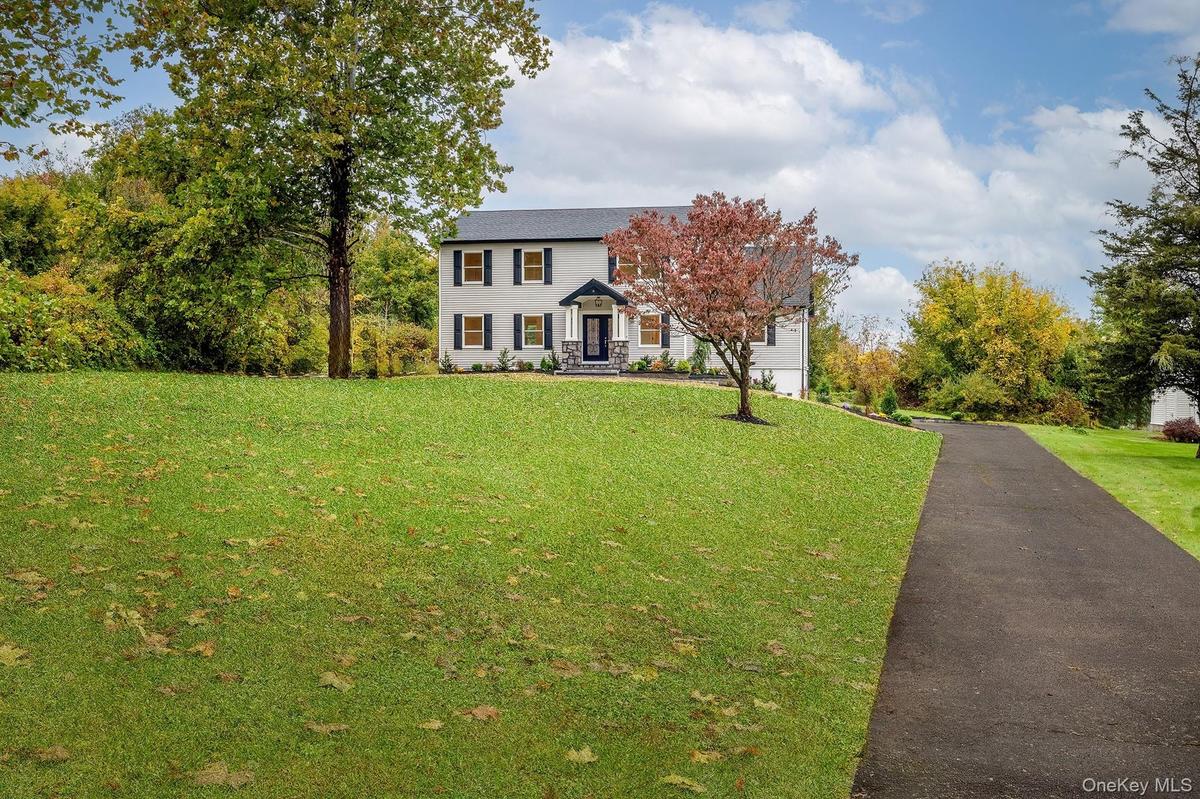 Large Front Yard & Driveway