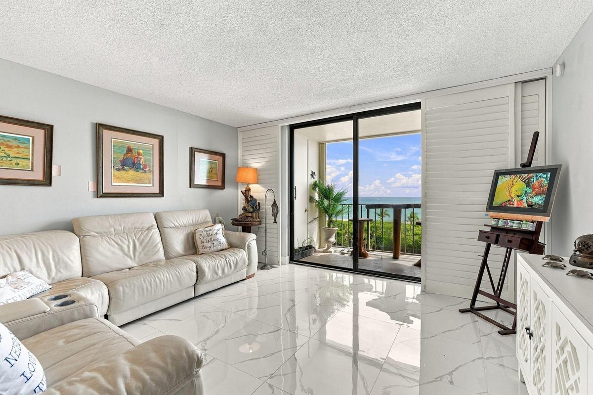Direct Ocean Views