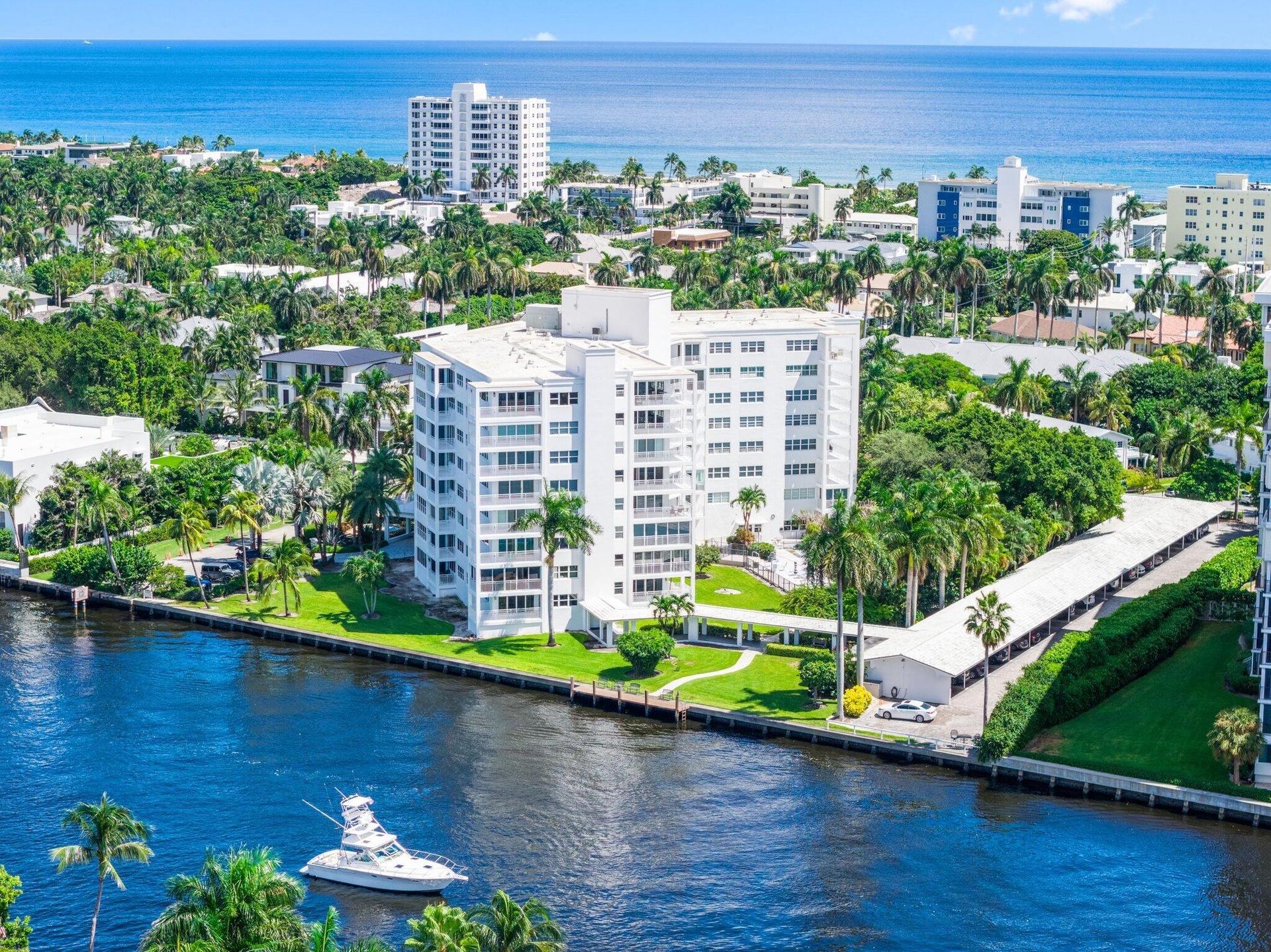 Welcome to the Delray Summit, set on 2 acres of park-like, tropical landscaping with gardens and walking spaces.