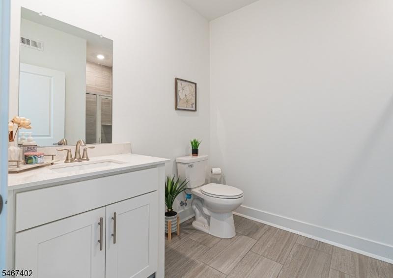 1st Floor Bathroom