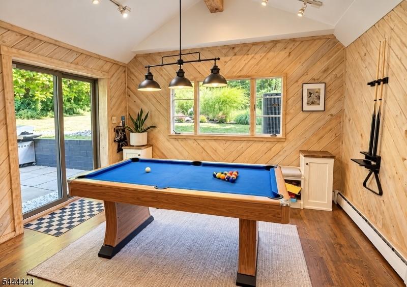 Dining room/game room