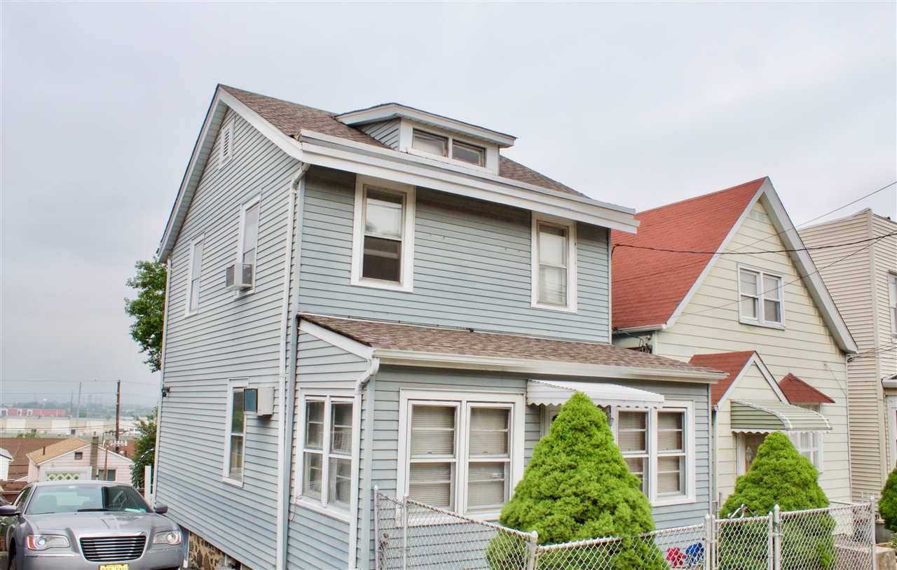Great opportunity to make this your home in the JC Heights