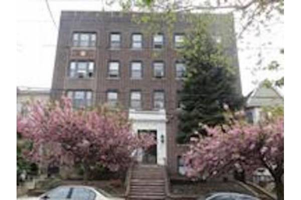 1 Bed apartment of 550 sq ft at first floor on beautiful street in Journal Square