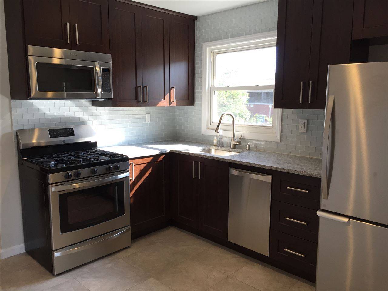 Sunny & spacious rental minutes from the 9th street Hoboken Light Rail in Jersey City Heights