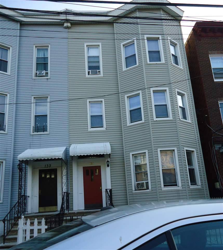 TWO BR UNIT IN A THREE FAMILY HOUSE IN JERSEY CITY HEIGHTS - OTHER ROOM C OULD BE 3RD BEDROOM