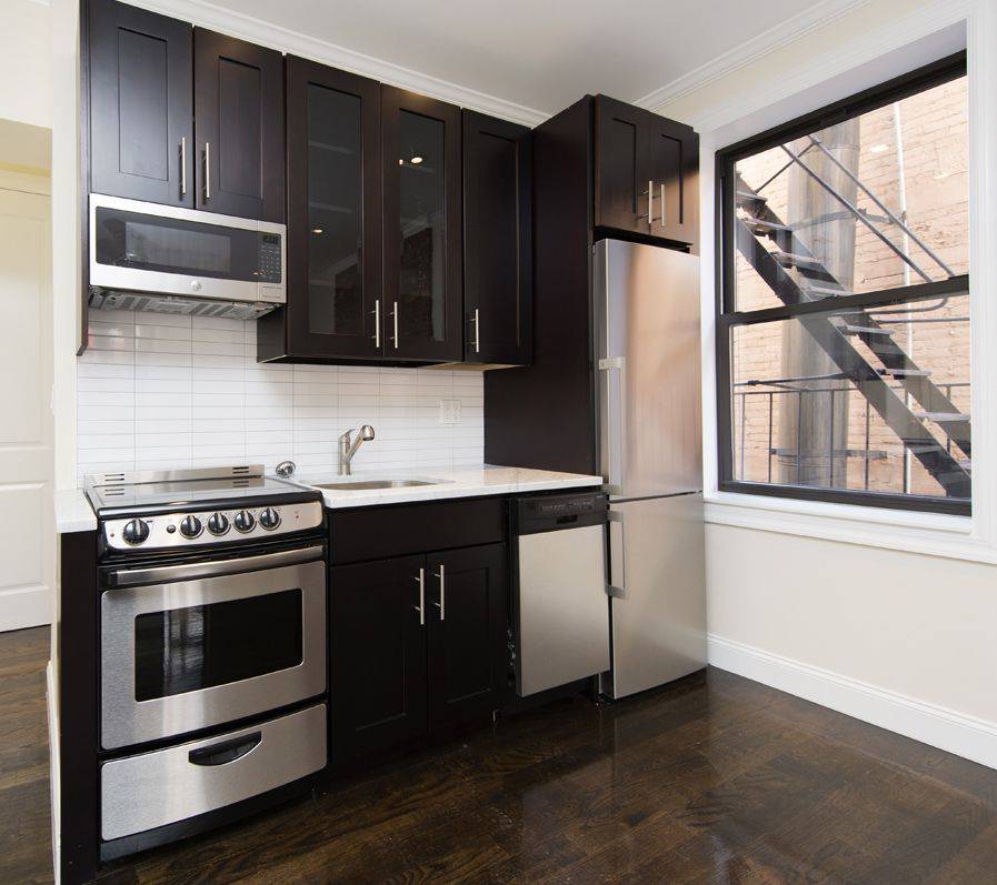 Beautiful Brand New Gut Renovated 3 Bedroom w/ Washer & Dryer in Unit! Upper East Side!!