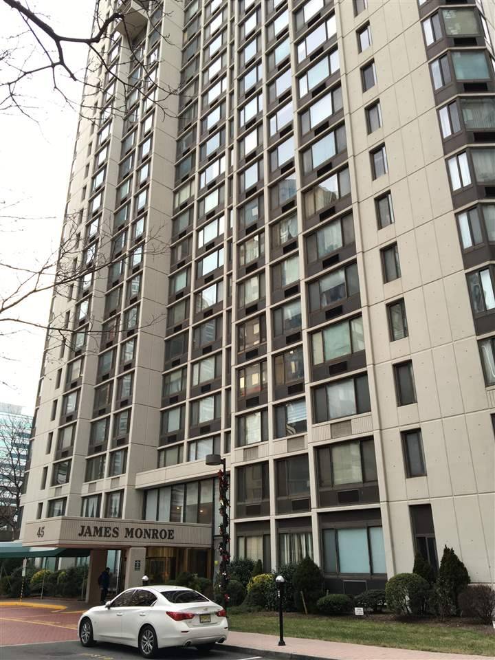 Nice apartment located in the most prestige area of Jersey City Downtown