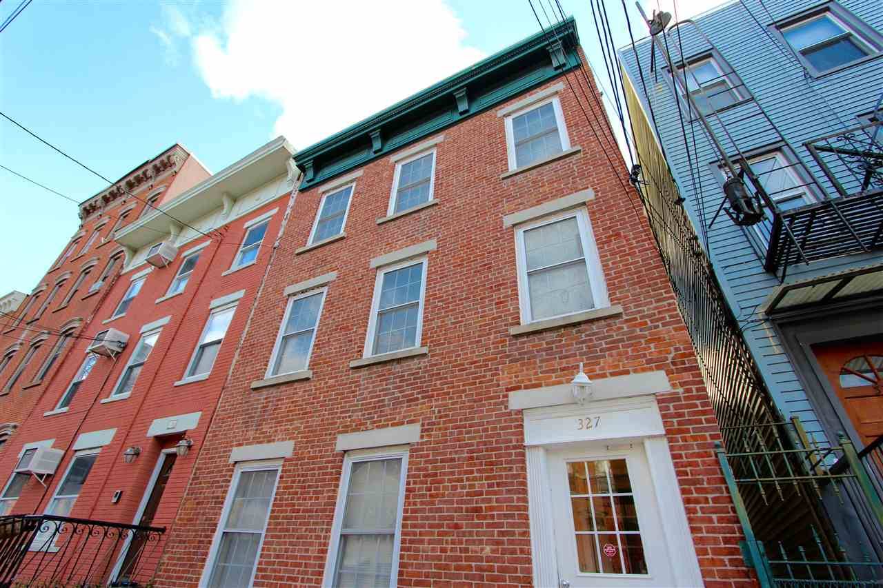 Welcome home to your private balcony - 1 BR Historic Downtown New Jersey