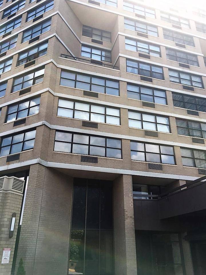 Lovely condo in sought out Galaxy Towers - 1 BR Condo New Jersey