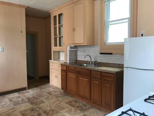 Spacious two large bedroom home in a fantastic Jersey City Heights location including yard and washer/dryer room