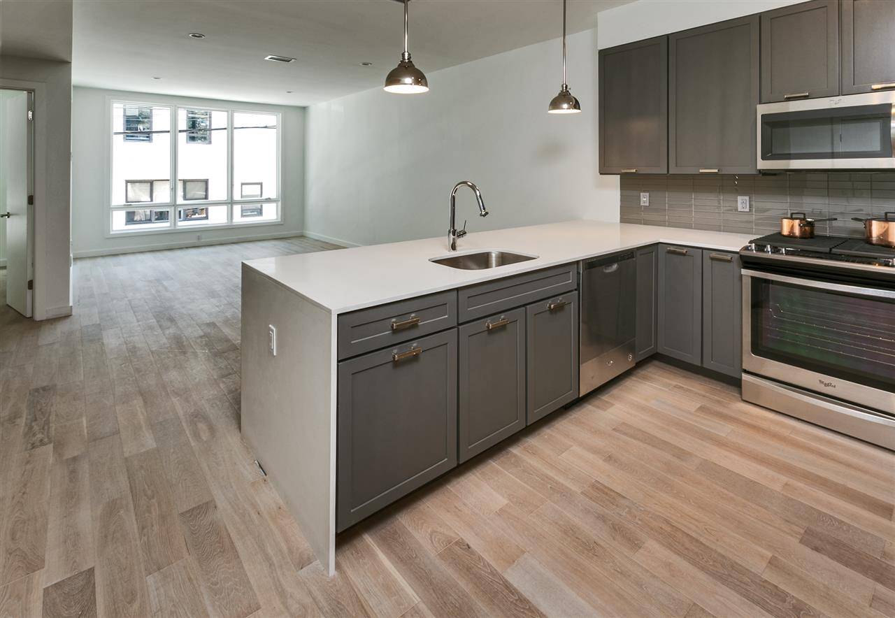 3BEDS 2BATHS BRAND NEW CONSTRUCTION LUXURY RESIDENTIAL HAVE ARRIVED AT WEST SIDE AVE AND CLAREMONT AVE